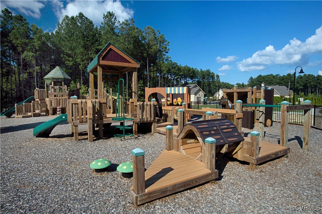 16017 Abelson Way Chesterfield, VA 23832 - Photo 21 of 21 a view of a backyard with sitting area