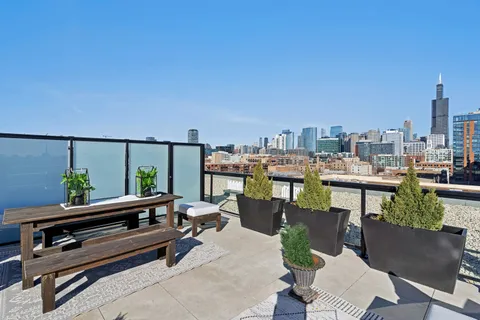 $2,100,000 | 323 South Racine Avenue, Unit PHD, Chicago, IL 60607