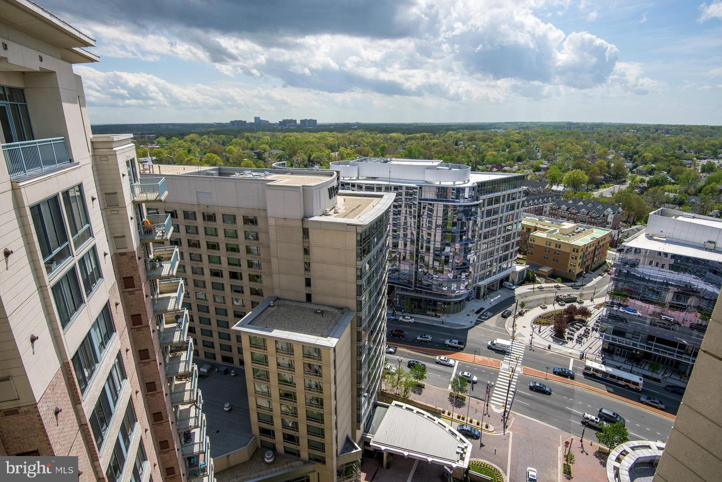 851 North Glebe Road, Unit 1316 Arlington, VA 22203 - Photo 14 of 22 a city view