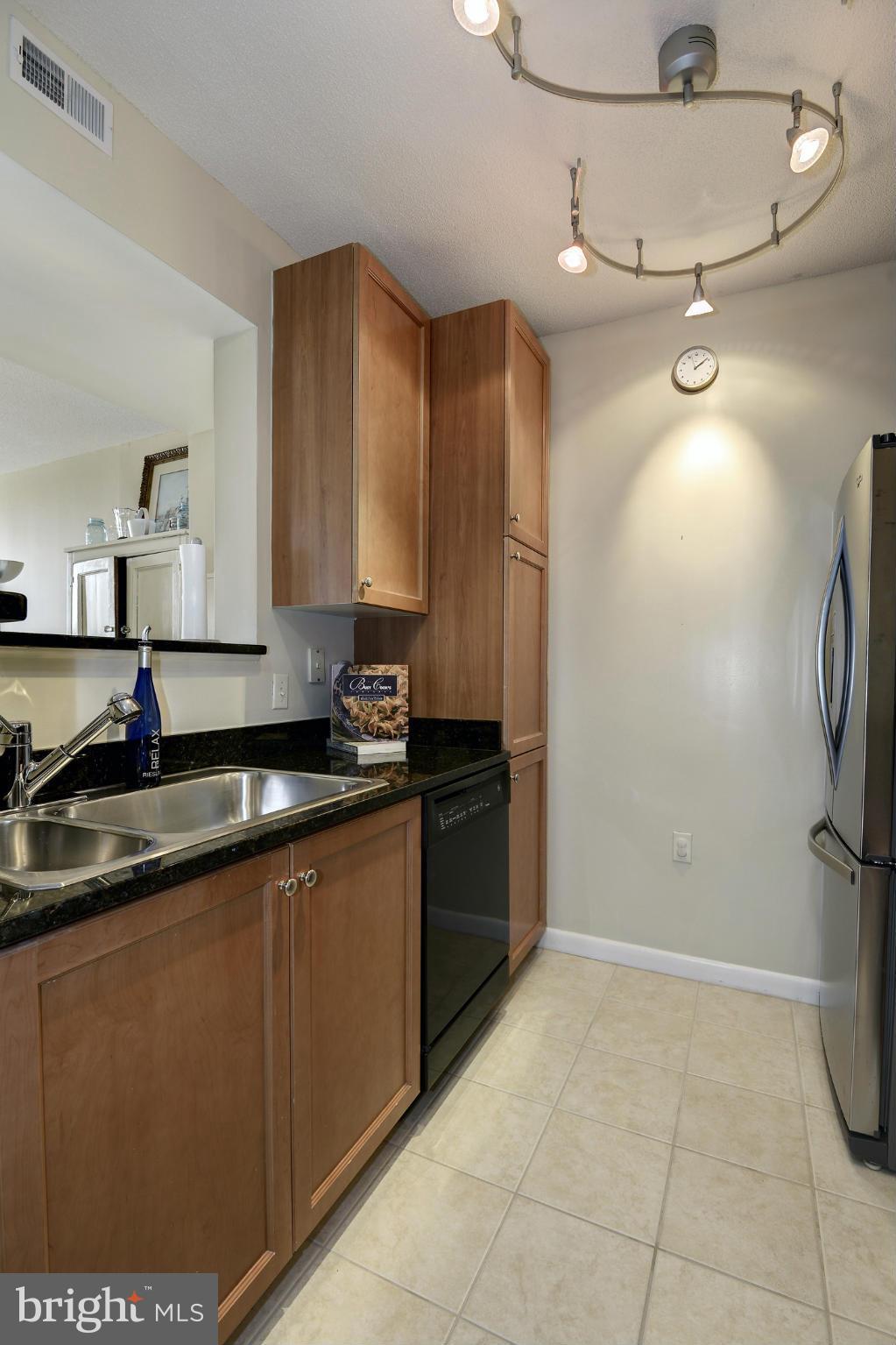 851 North Glebe Road, Unit 1316 Arlington, VA 22203 - Photo 5 of 22