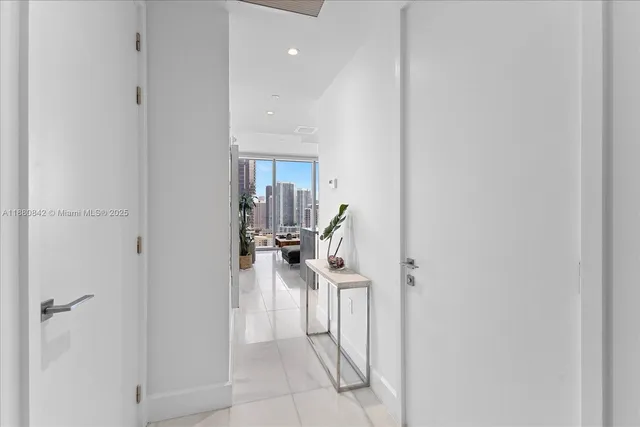 $8,000 | 700 Northeast 26th Terrace, Unit 2605, Miami, FL 33137