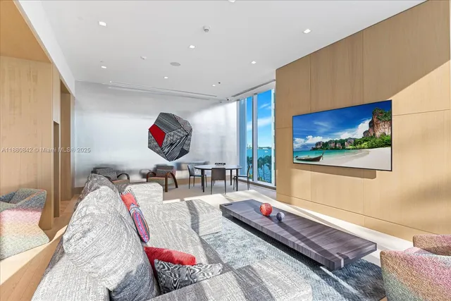 $8,000 | 700 Northeast 26th Terrace, Unit 2605, Miami, FL 33137