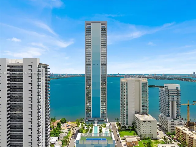 $8,000 | 700 Northeast 26th Terrace, Unit 2605, Miami, FL 33137
