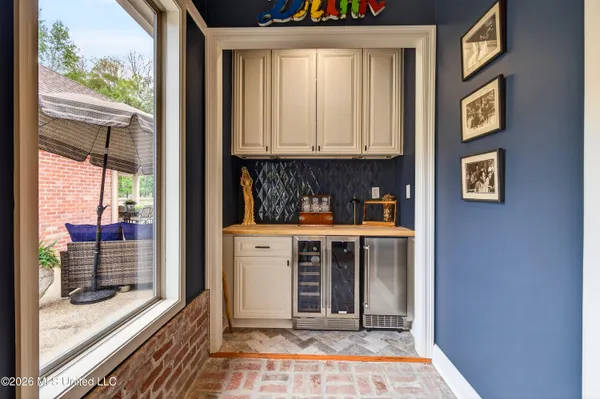 $899,000 | 480 Jordan Drive, Biloxi, MS 39531