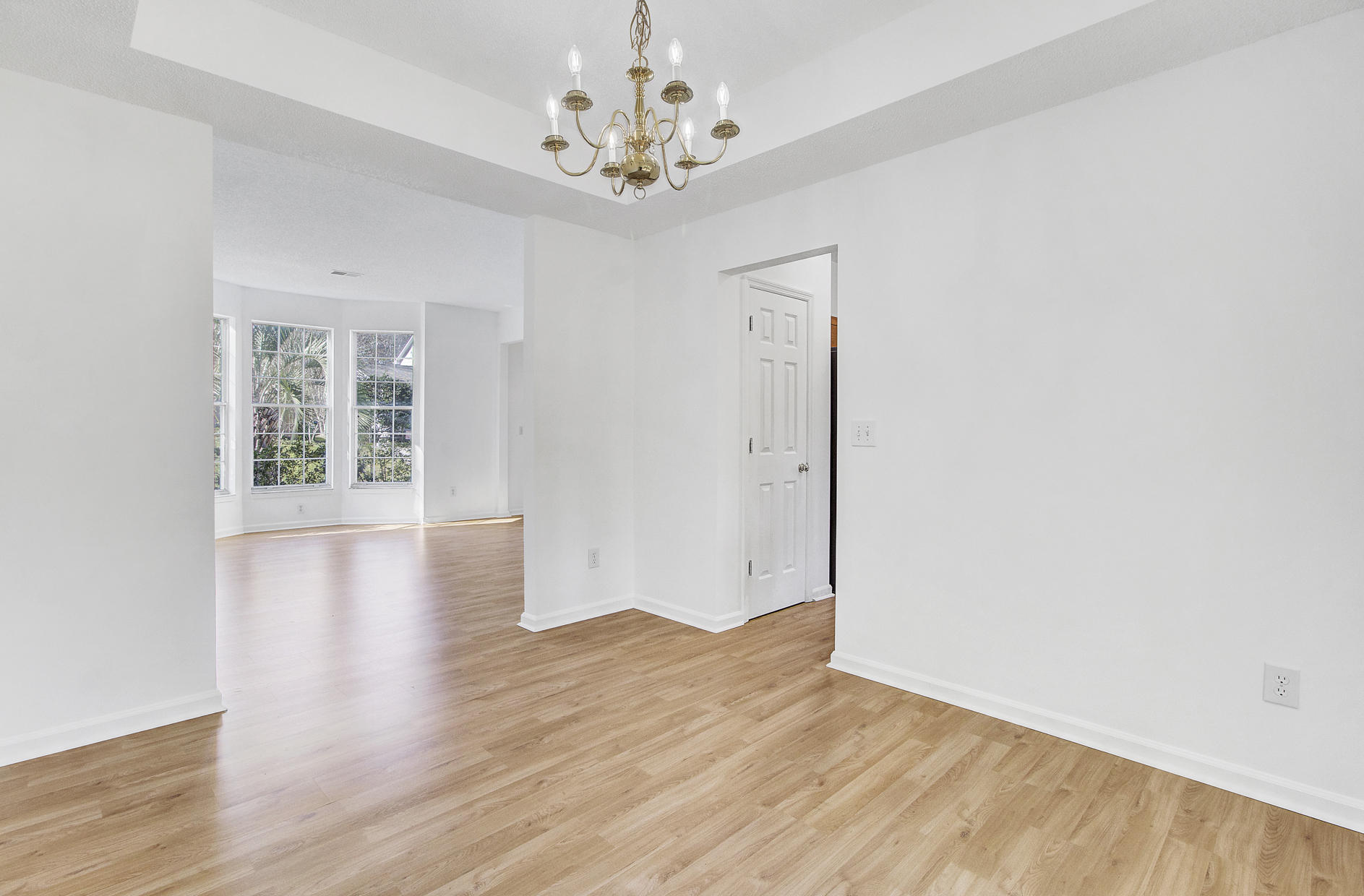 128 Whaler Road Summerville, SC 29485 - Photo 12 of 45 Dining