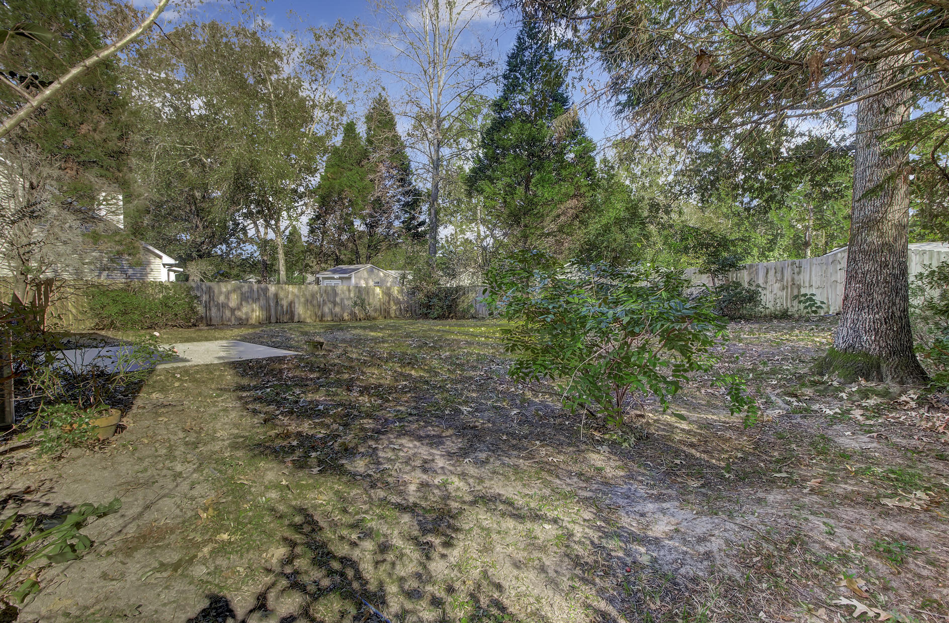 128 Whaler Road Summerville, SC 29485 - Photo 41 of 45 Back yard