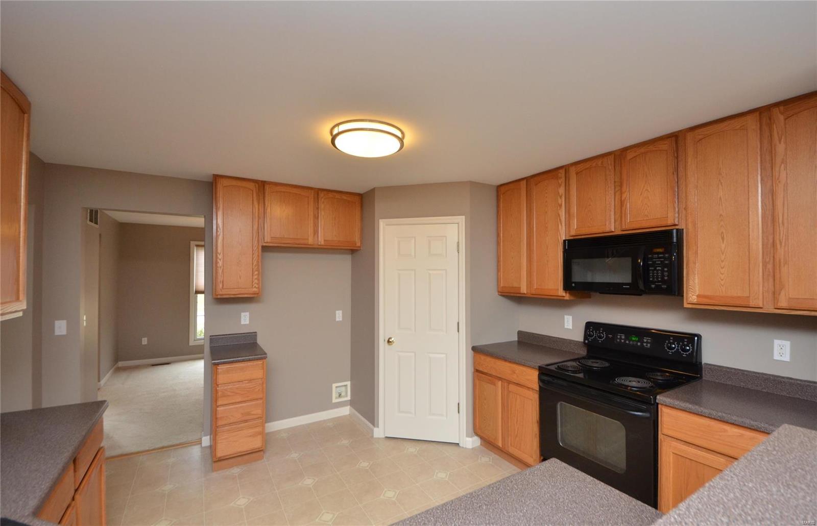 2109 Homefield Ridge Court O'Fallon, MO 63366 - Photo 14 of 35 Gallery Image 14