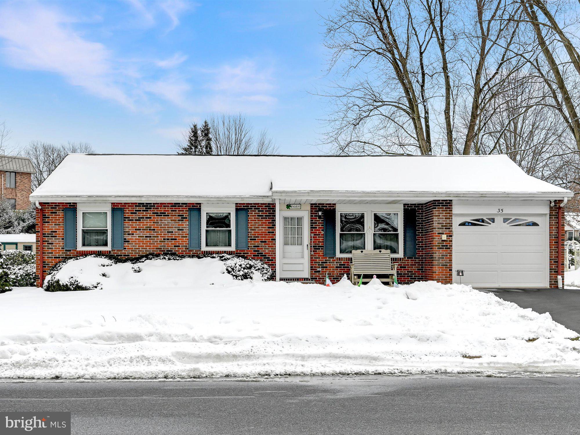 35 South Oak Street Lititz, PA 17543 - Photo 1 of 26 Front View