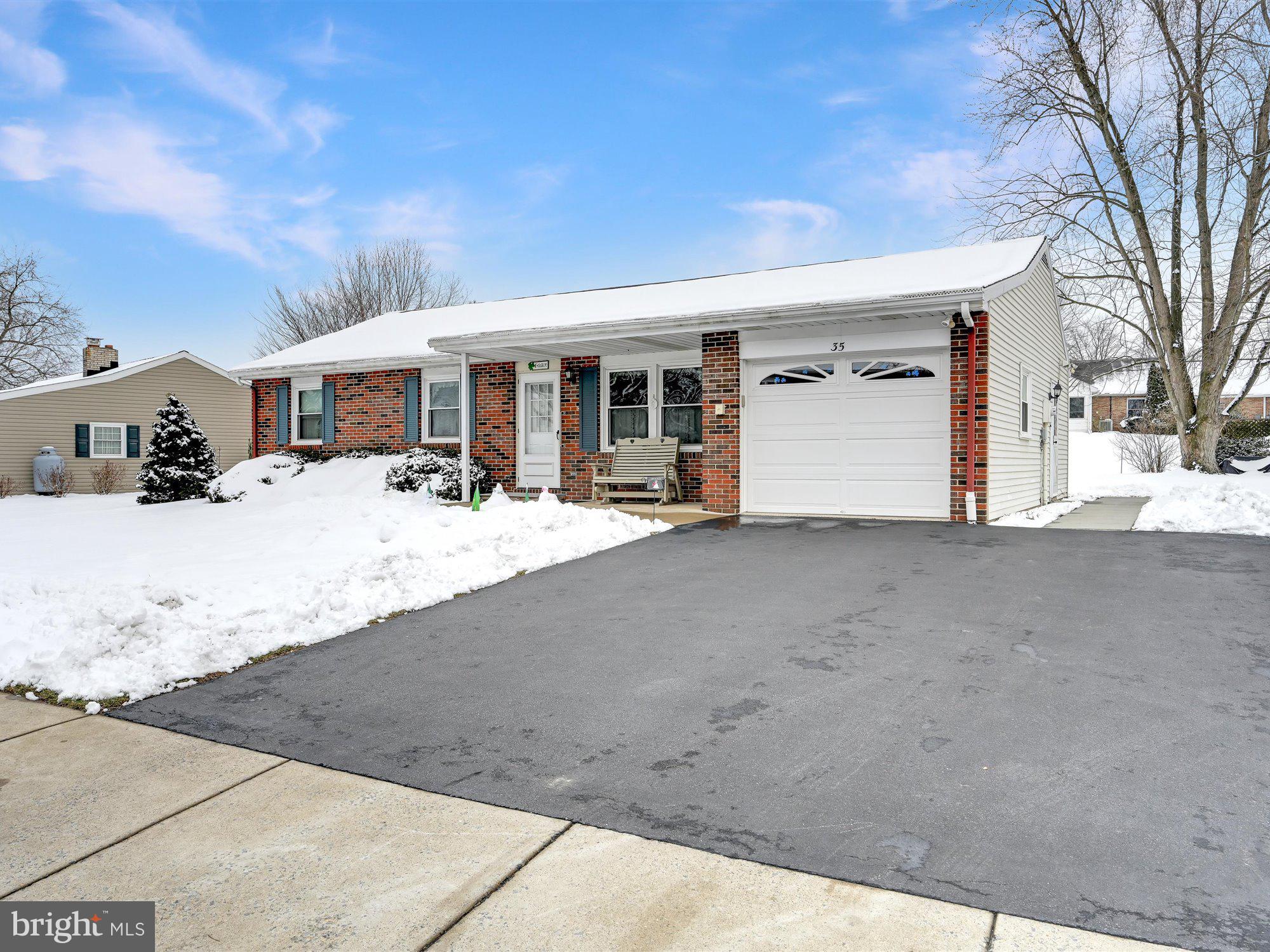 35 South Oak Street Lititz, PA 17543 - Photo 2 of 26 V2