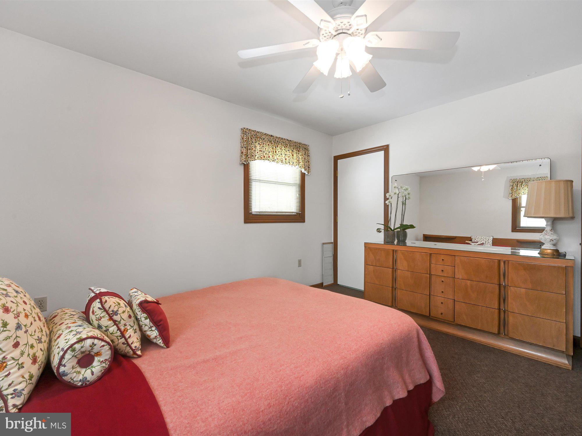 35 South Oak Street Lititz, PA 17543 - Photo 14 of 26 V3