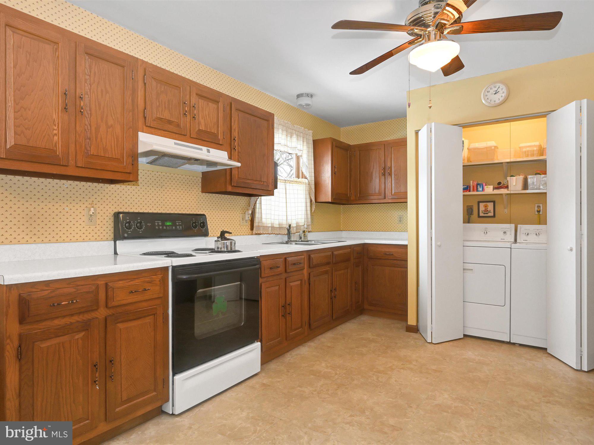 35 South Oak Street Lititz, PA 17543 - Photo 8 of 26 V2