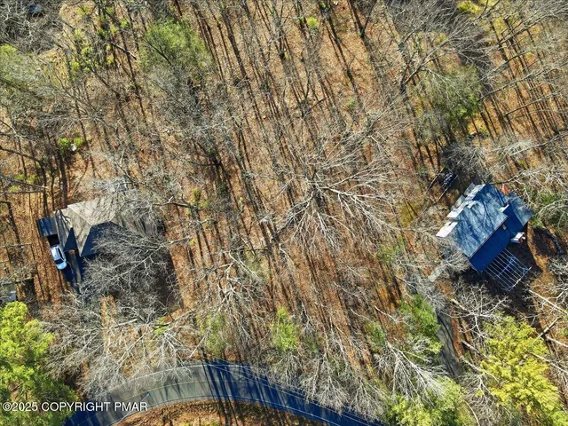 a view of yard from balcony