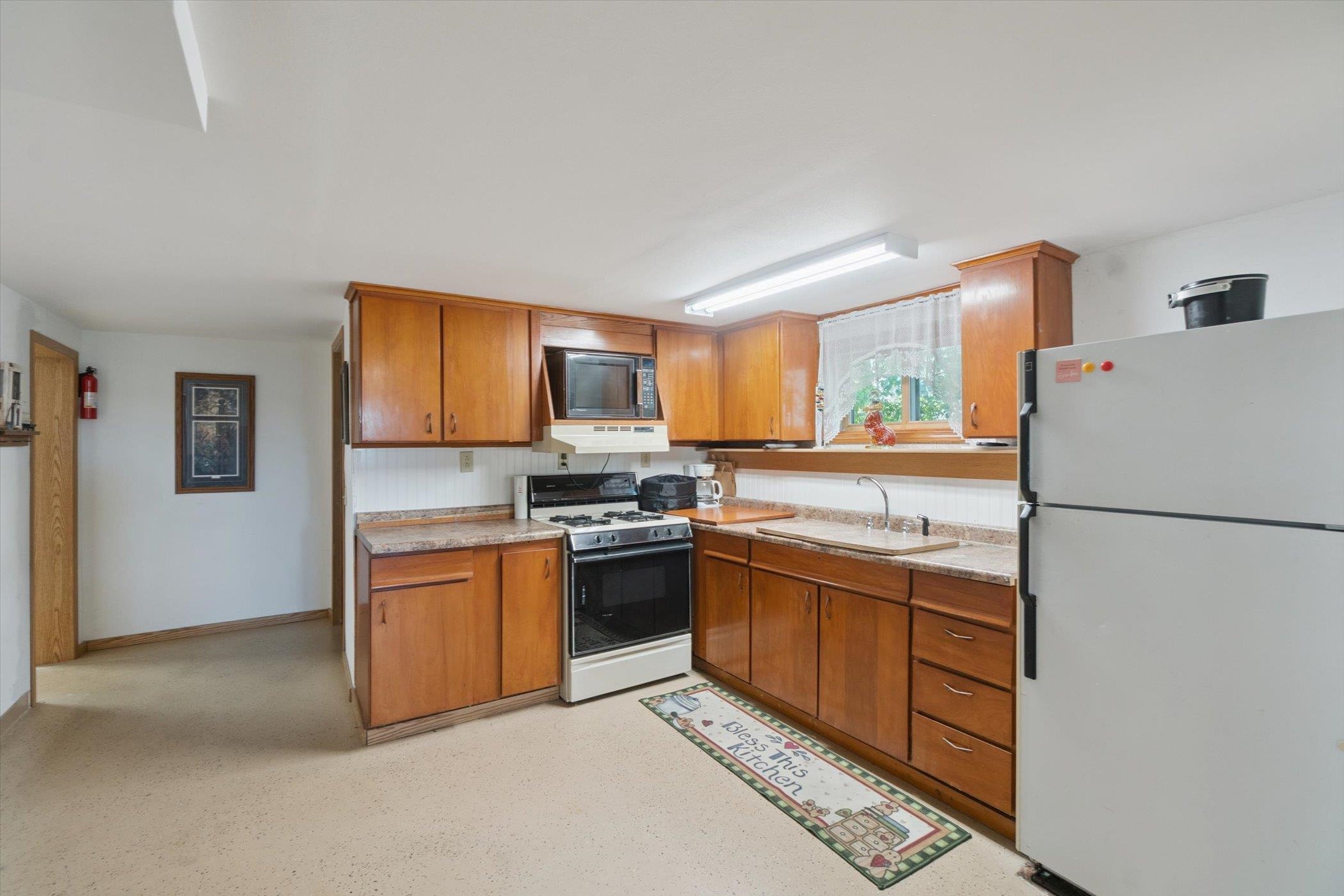 W954 Spring Grove Road Ripon, WI 54971 - Photo 30 of 57