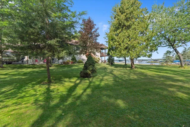 $950,000 | W954 Spring Grove Road, Ripon, WI 54971