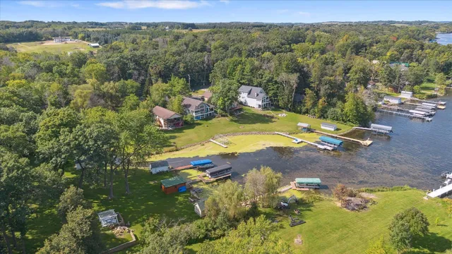 $950,000 | W954 Spring Grove Road, Ripon, WI 54971