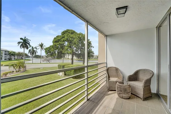 $1,750 | 9480 Tangerine Place, Unit 206, Davie, FL 33324