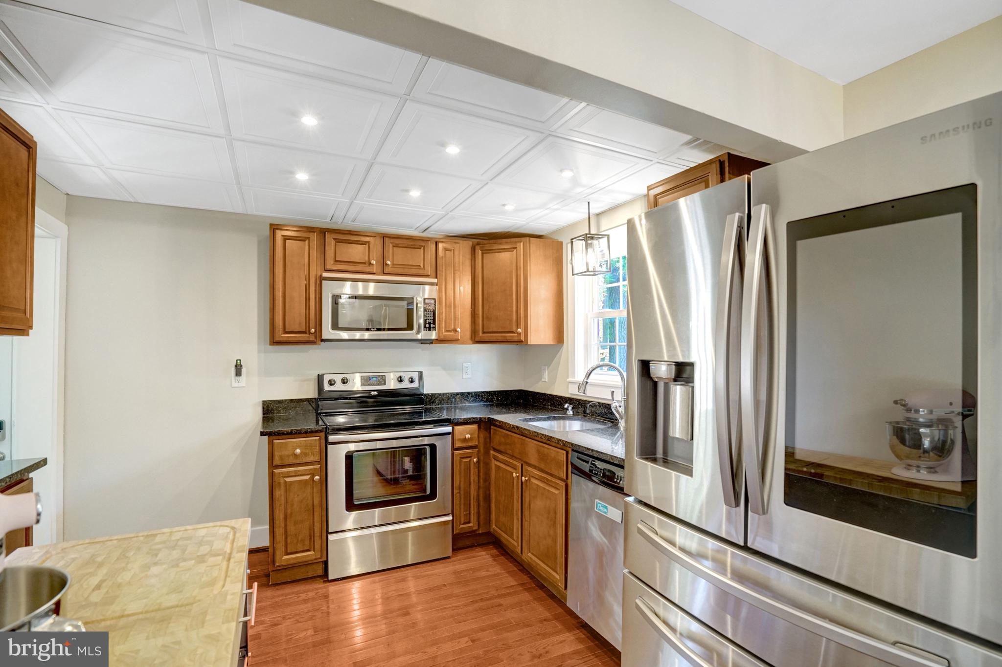 3107 Memorial Street Alexandria, VA 22306 - Photo 14 of 45 Stainless steel appliances