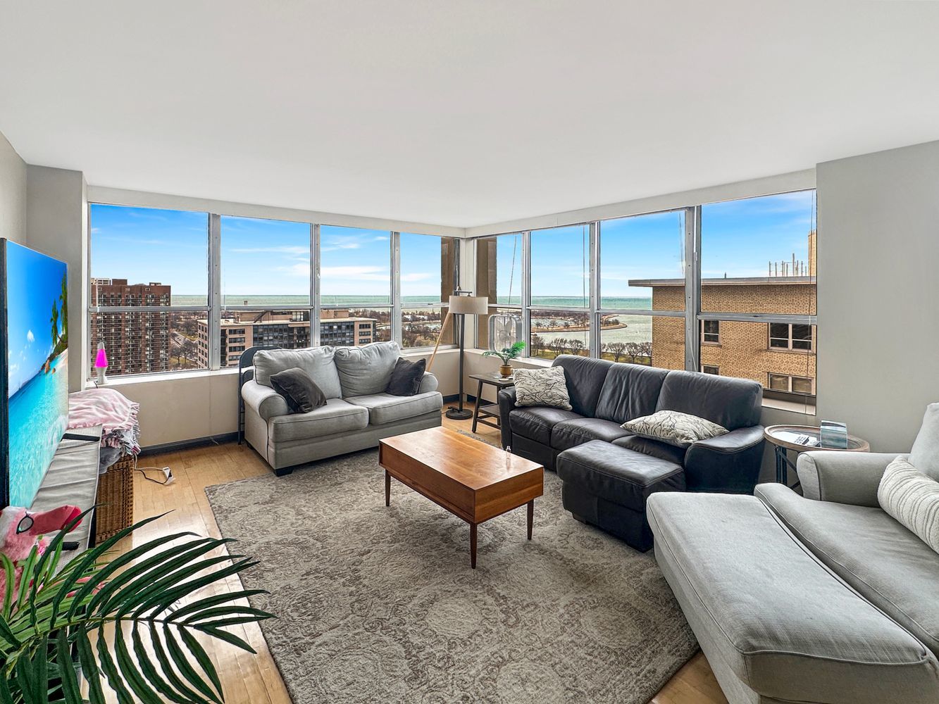 655 West Irving Park Road, Unit 2302 Chicago, IL 60613 - Photo 4 of 9