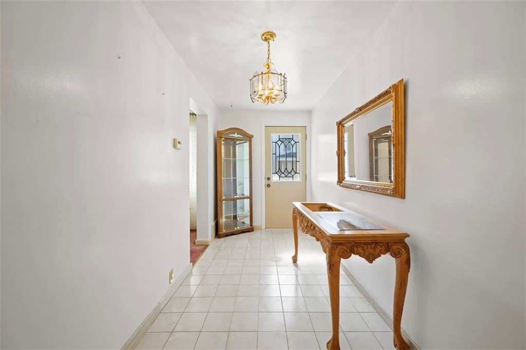 213 18th Street Pittsburgh, PA 15215 - Photo 4 of 42 a view of an entryway with furniture