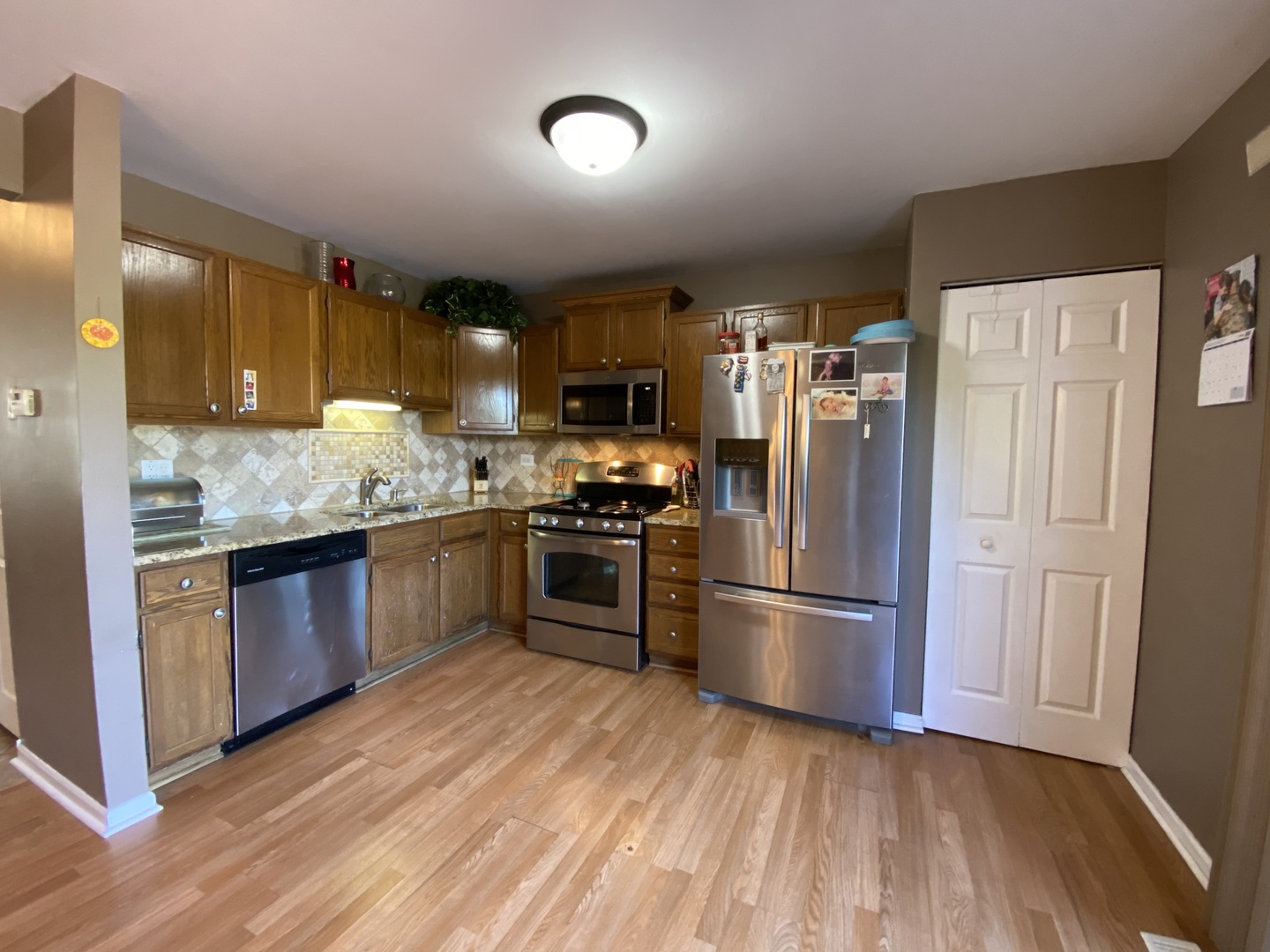 280 Rodenburg Road Roselle, IL 60172 - Photo 4 of 27