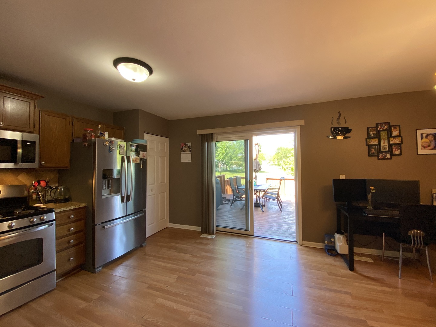 280 Rodenburg Road Roselle, IL 60172 - Photo 9 of 27