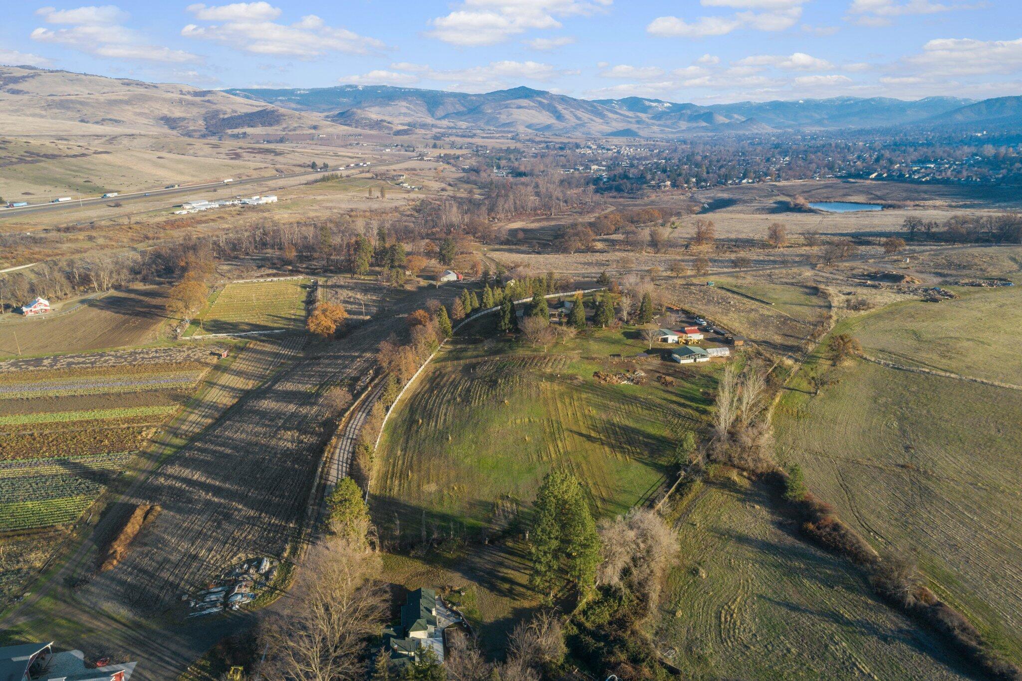 1501 Jackson Road Ashland, OR 97520 - Photo 34 of 61 56-web-or-mls-DJI_0048