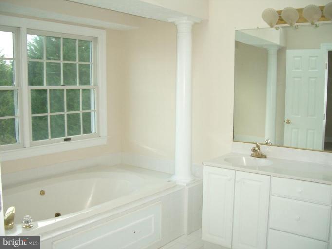 1477 Pleasant Lake Road Annapolis, MD 21409 - Photo 17 of 30 Master Bath