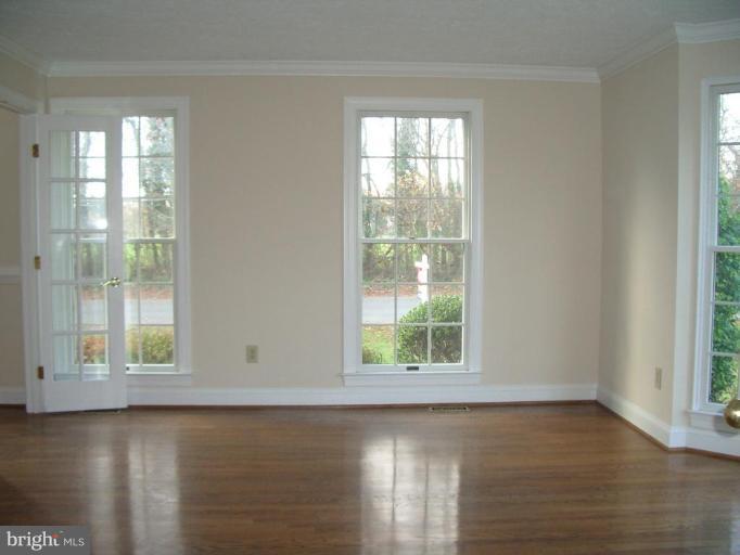 1477 Pleasant Lake Road Annapolis, MD 21409 - Photo 8 of 30 Living Room #2