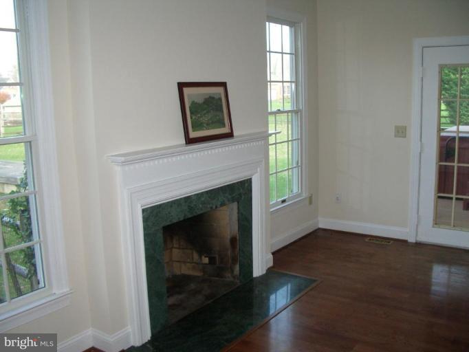 1477 Pleasant Lake Road Annapolis, MD 21409 - Photo 10 of 30 Family Room