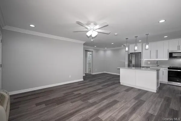 $2,805 | 20 Spinning Wheel Road, Unit 2B, Massapequa, NY 11758