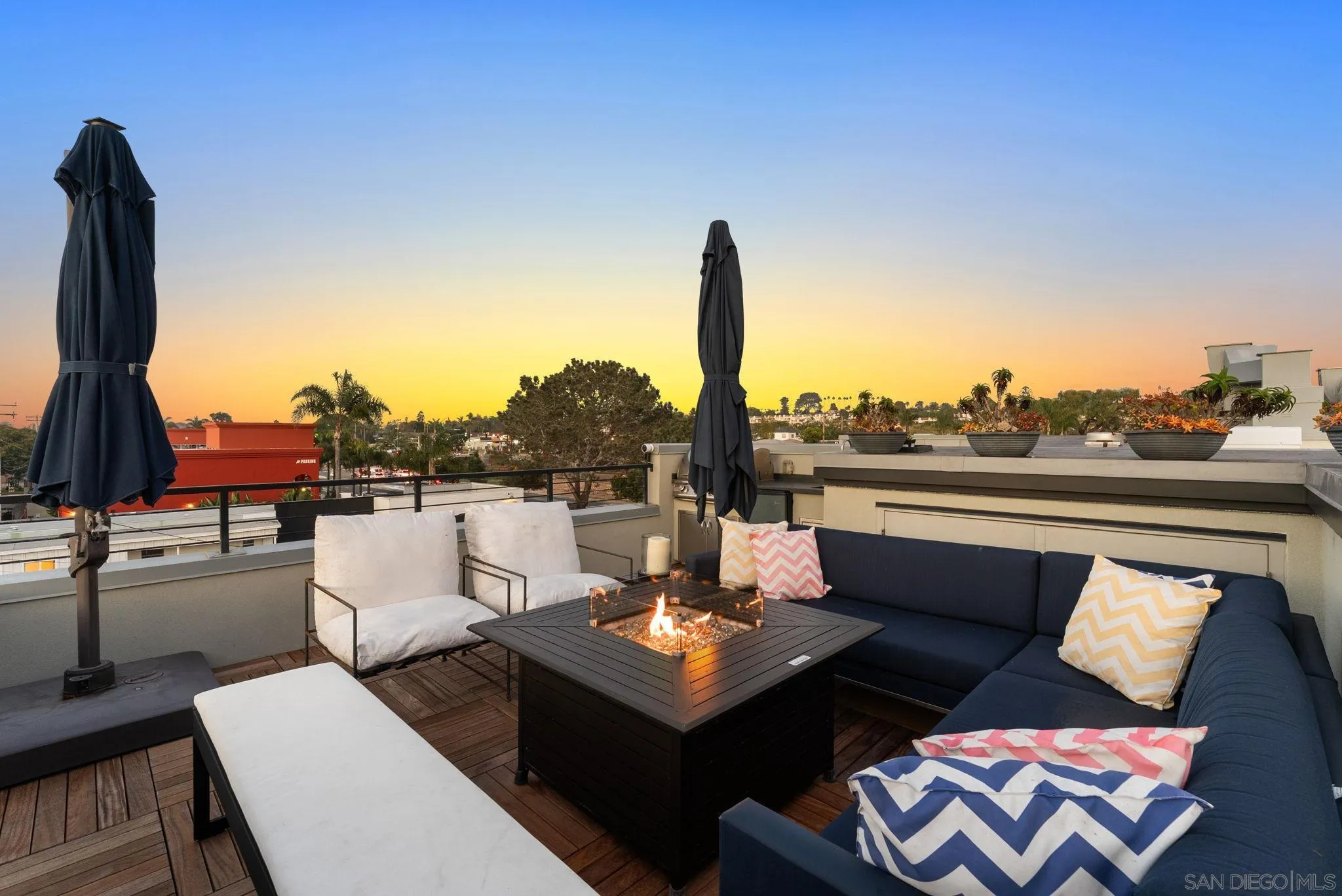 768 North Coast Highway 101 Encinitas, CA 92024 - Photo 29 of 68