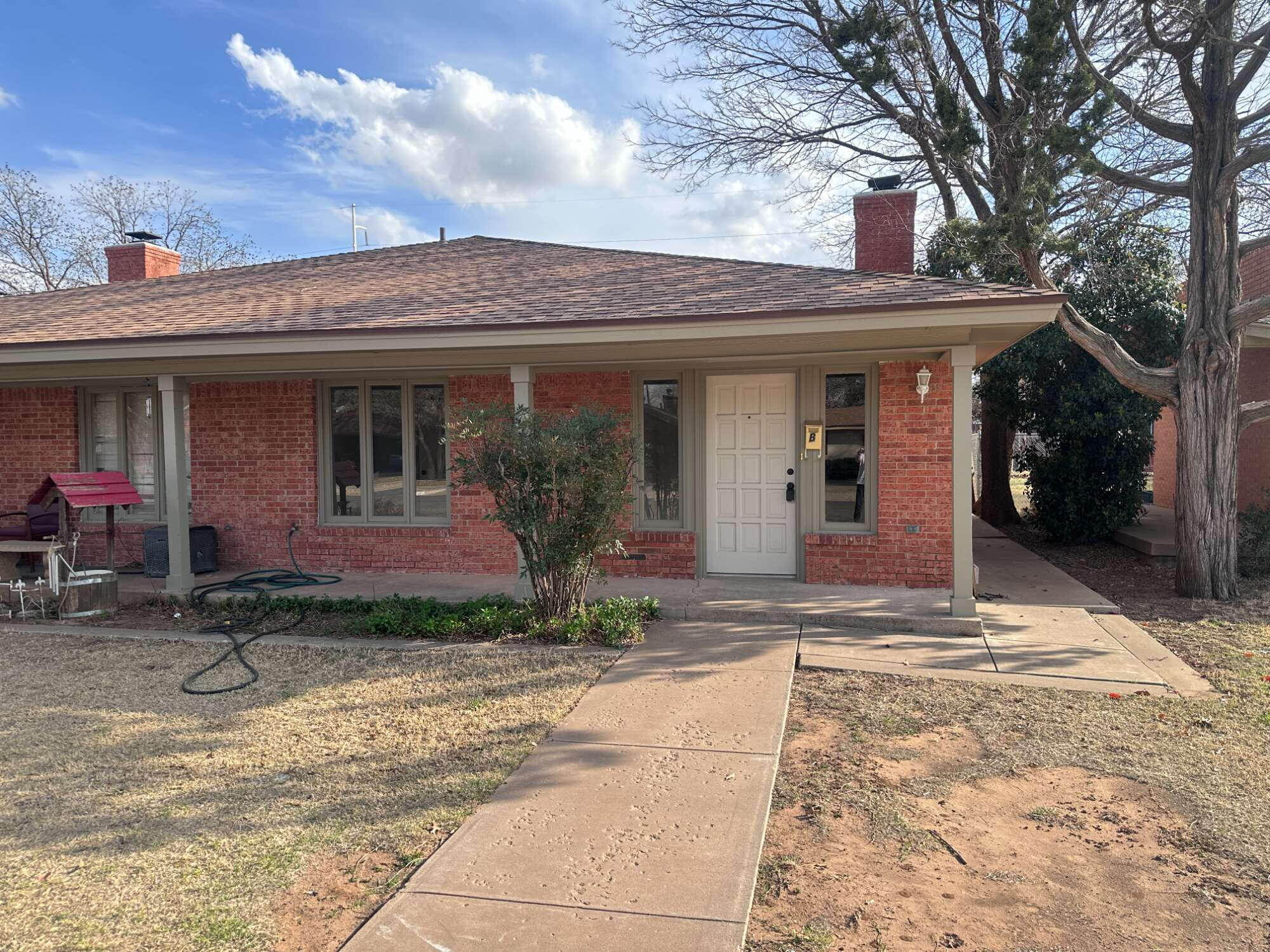 a view of a house with outdoor space