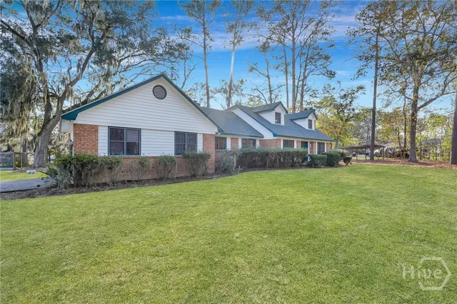 $2,800 | 15 Coffee Woods Drive, Savannah, GA 31419