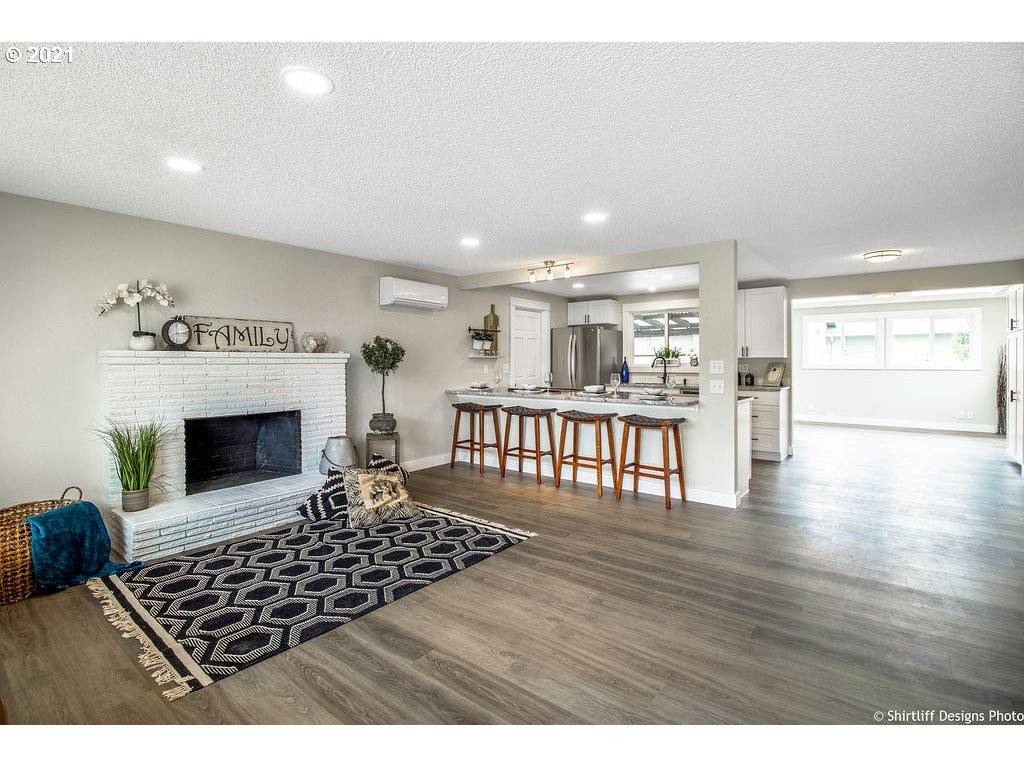 5309 F Street Springfield, OR 97478 - Photo 5 of 31