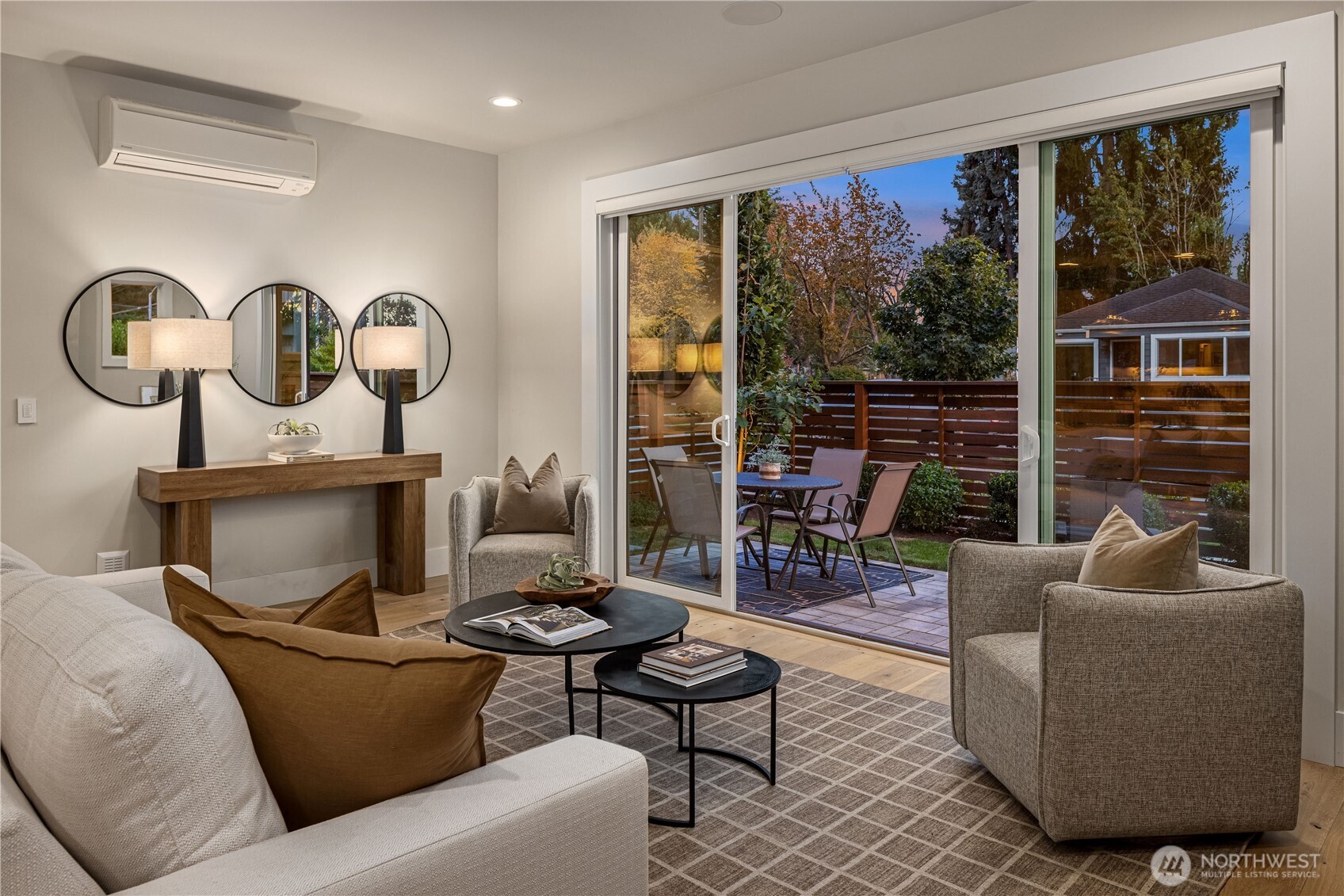 2512 Northeast 68th Street Seattle, WA 98115 - Photo 11 of 27