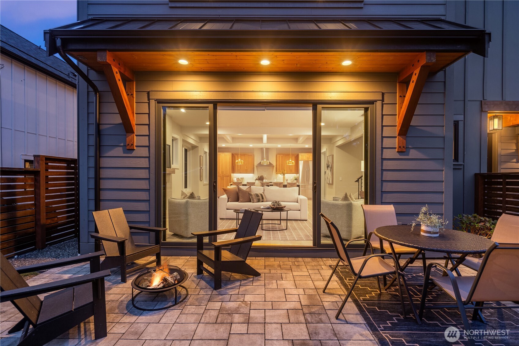 2512 Northeast 68th Street Seattle, WA 98115 - Photo 12 of 27