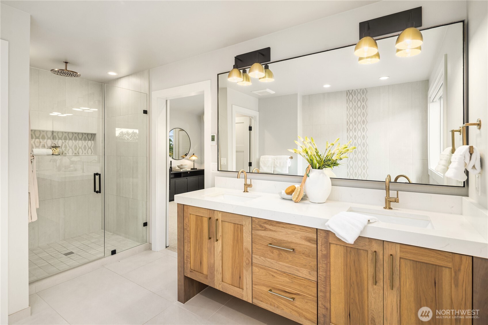 2512 Northeast 68th Street Seattle, WA 98115 - Photo 15 of 27