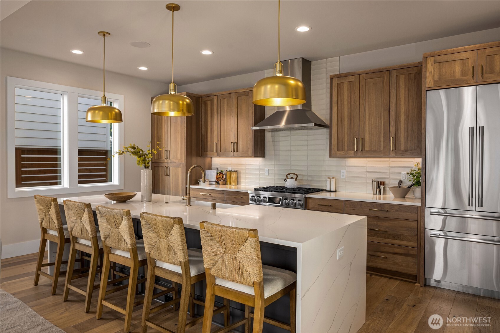 2512 Northeast 68th Street Seattle, WA 98115 - Photo 6 of 27