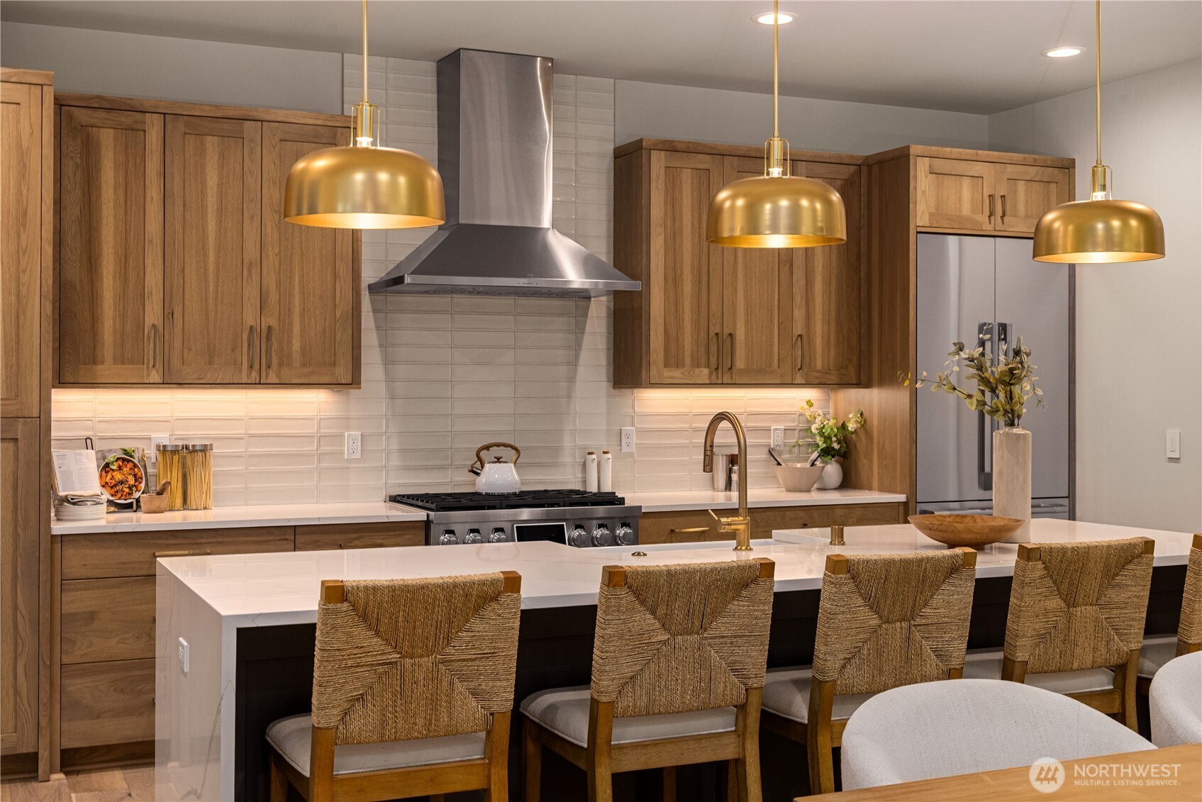 2512 Northeast 68th Street Seattle, WA 98115 - Photo 9 of 27