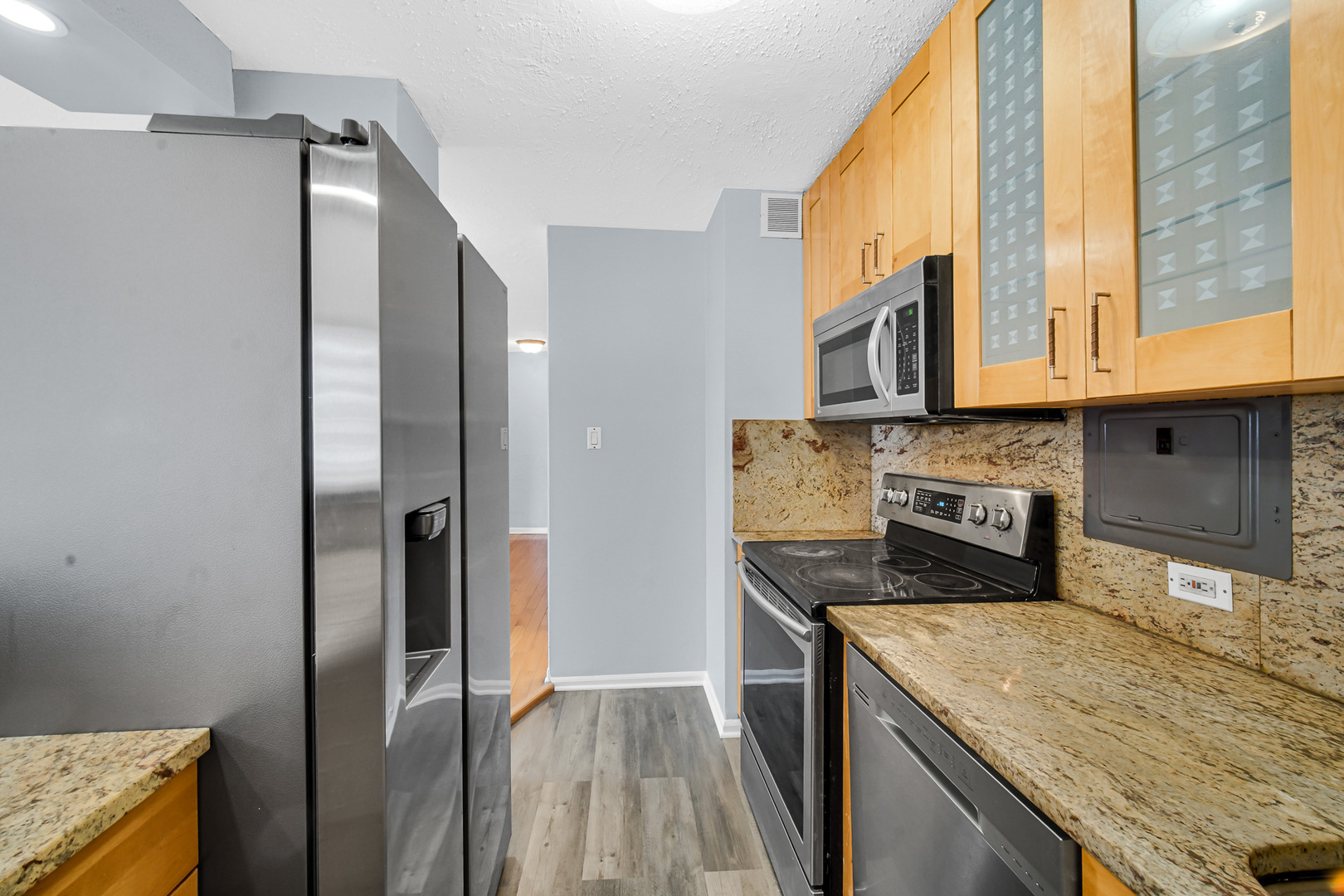 5740 North Sheridan Road, Unit 11A Chicago, IL 60660 - Photo 10 of 20