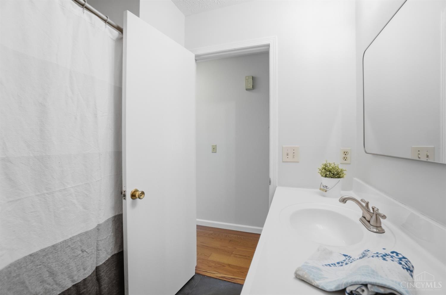 6340 Sheed Road Cincinnati, OH 45247 - Photo 29 of 60