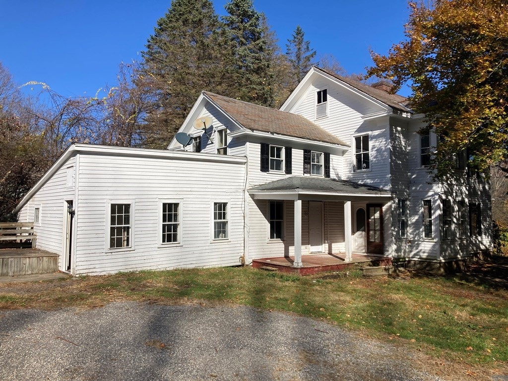 10 William Street Chester, MA 01011 - Photo 3 of 19