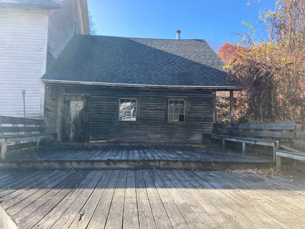 10 William Street Chester, MA 01011 - Photo 6 of 19