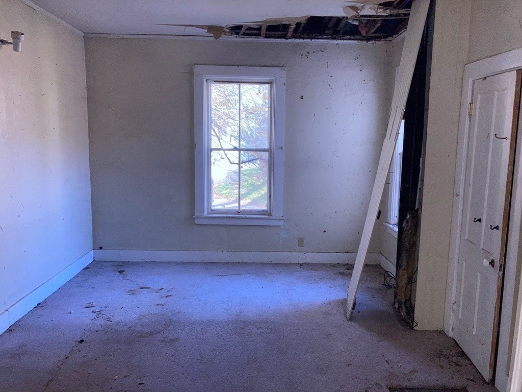 10 William Street Chester, MA 01011 - Photo 8 of 19