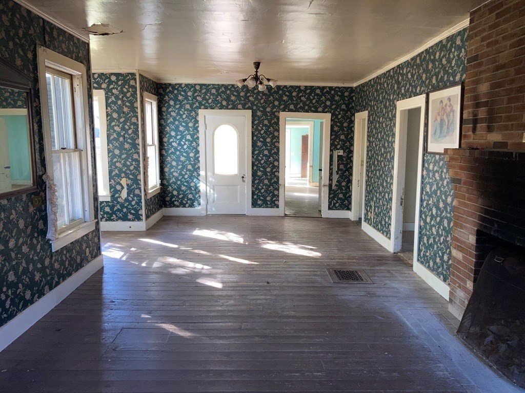 10 William Street Chester, MA 01011 - Photo 9 of 19