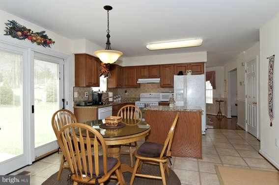 1934 Windys Run Road Baltimore, MD 21228 - Photo 8 of 19 Kitchen