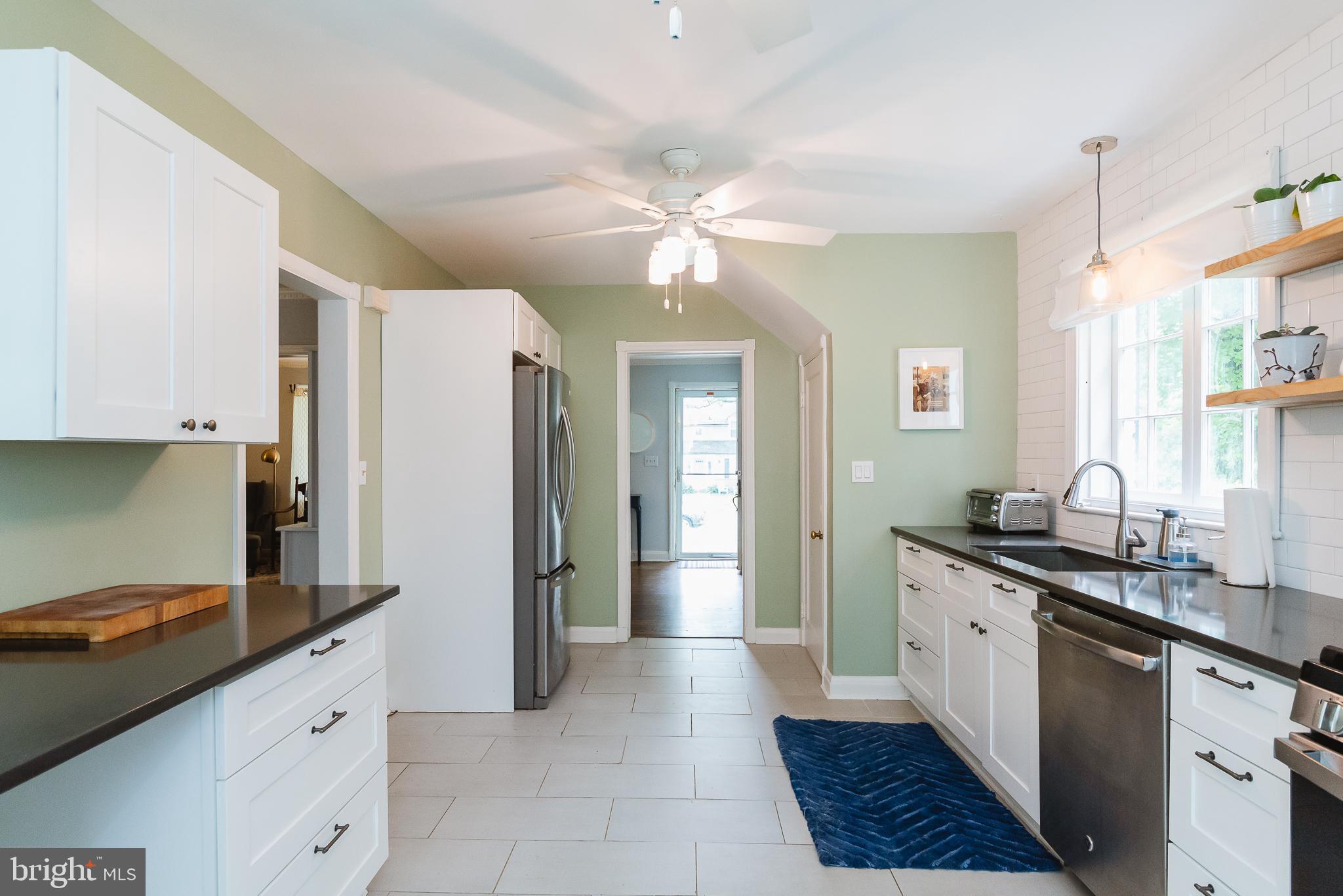 112 Cedarcroft Road Baltimore, MD 21212 - Photo 28 of 51 Large eat in kitchen
