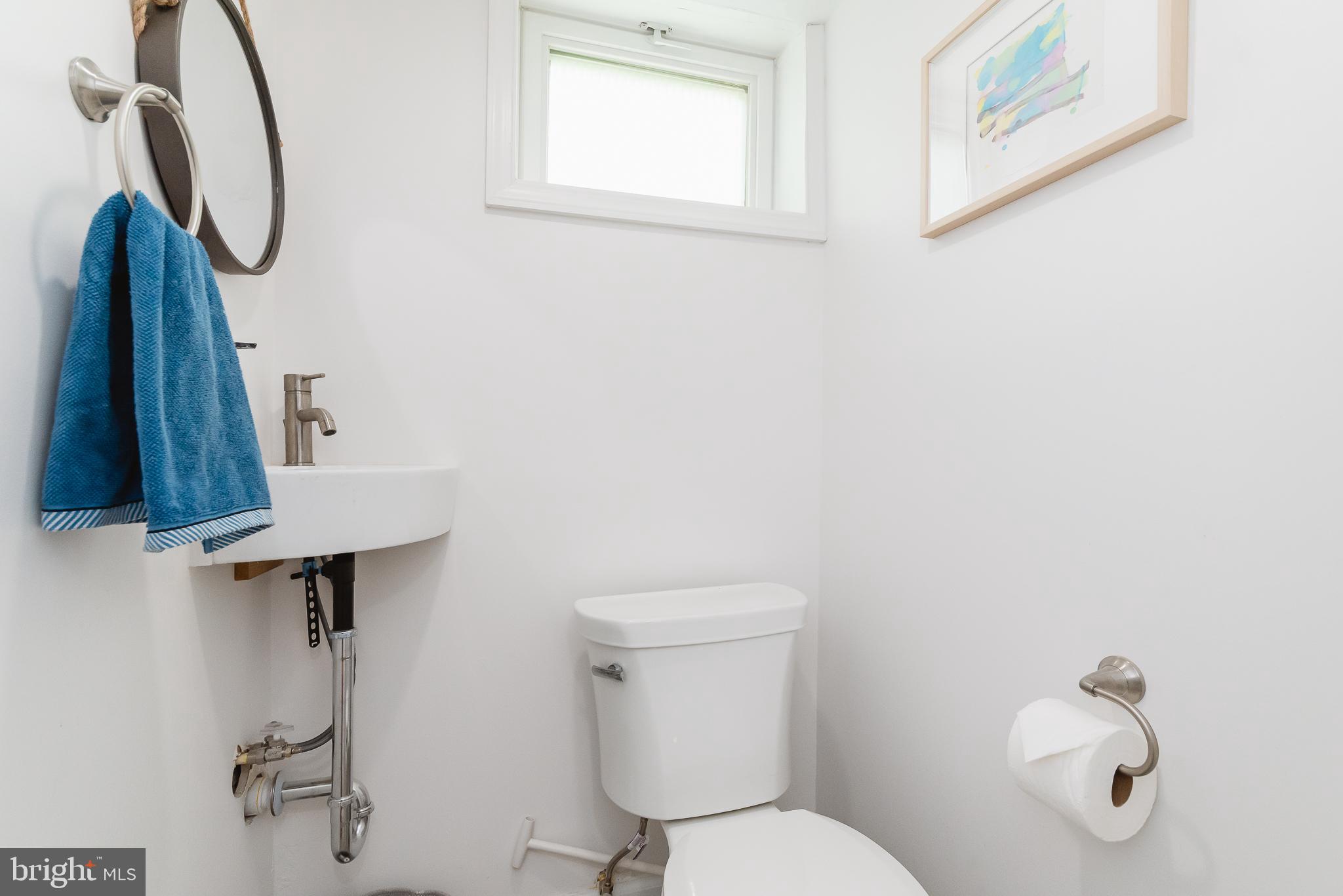 112 Cedarcroft Road Baltimore, MD 21212 - Photo 50 of 51 Lower level powder room