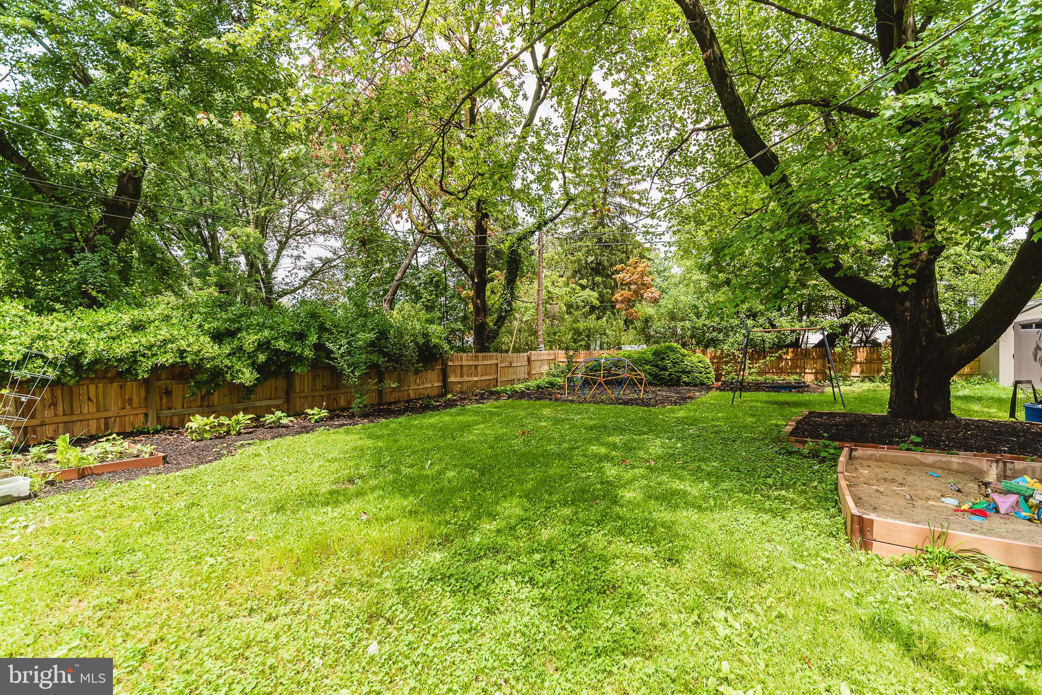112 Cedarcroft Road Baltimore, MD 21212 - Photo 10 of 51 Huge back yard