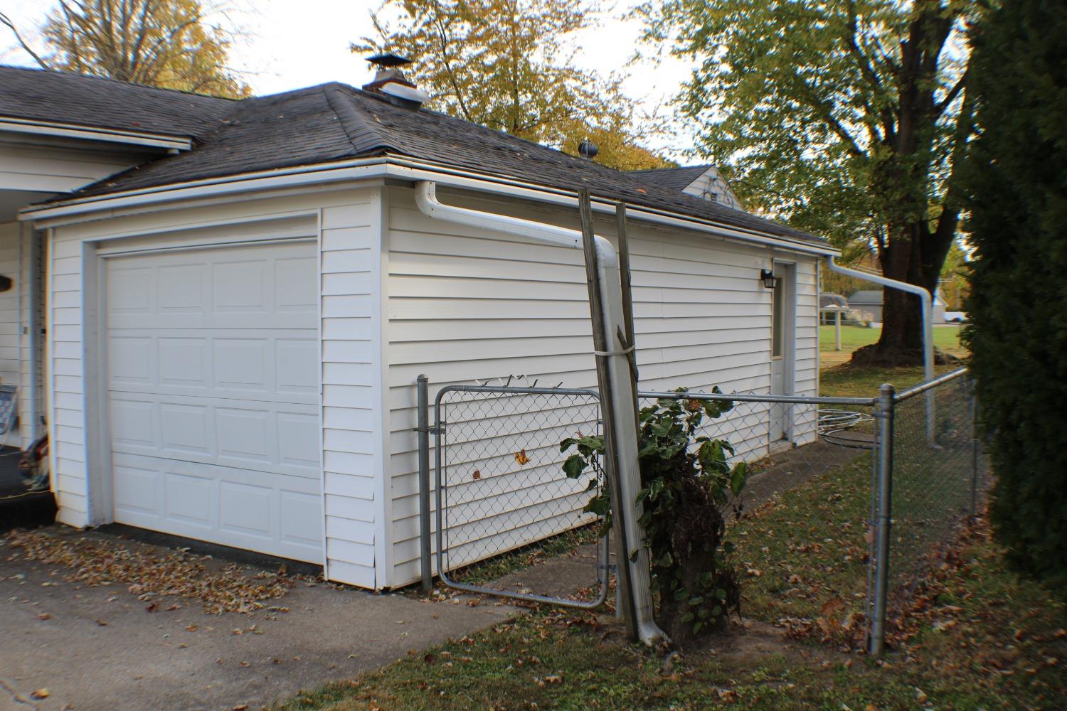 431 Lincoln Street Rising Sun, IN 47040 - Photo 3 of 27